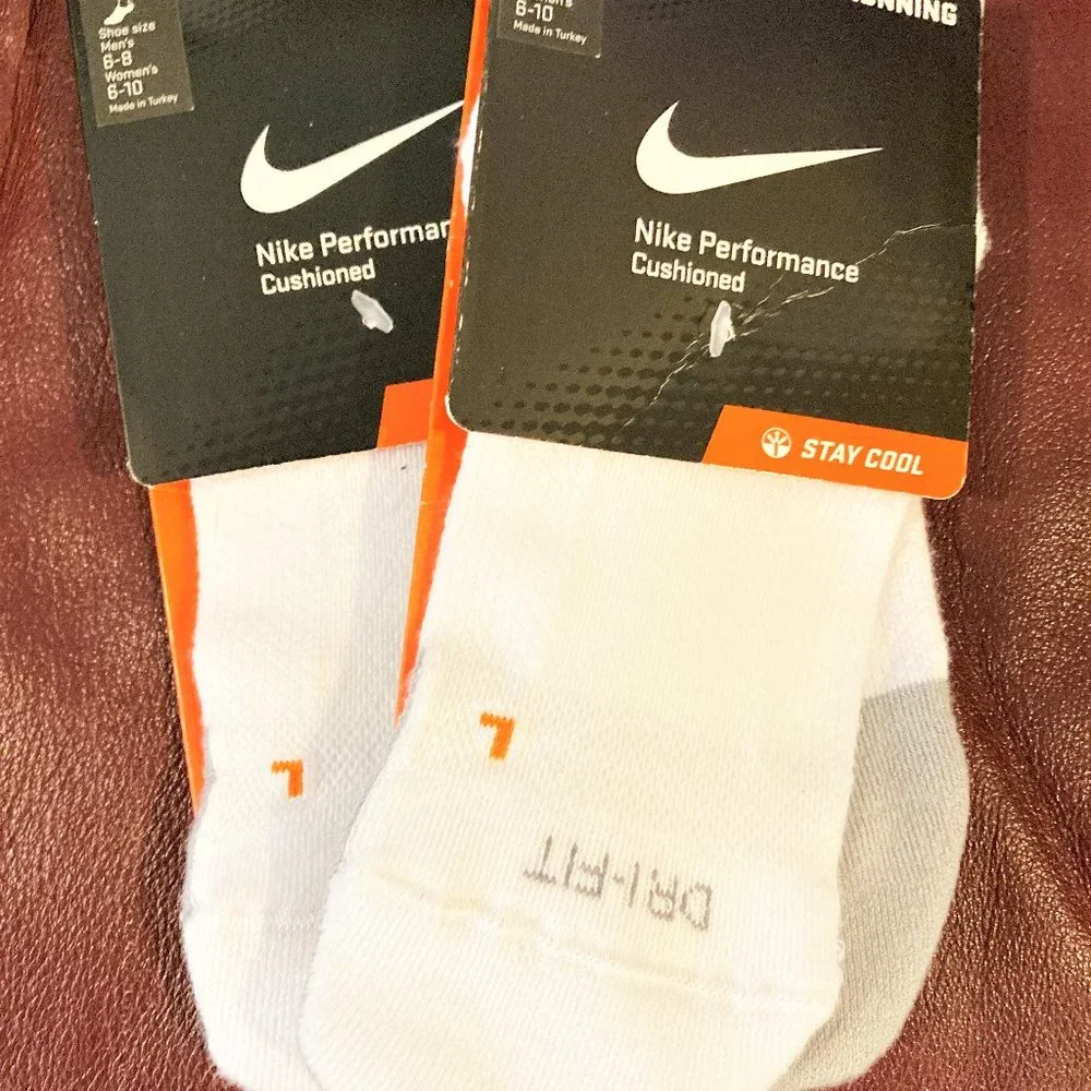 NWT Nike Socks 2 PR Athletic Run Perform SX4364 Men 6-8 8-10 Women 6-10 Low-cut - Picture 1 of 3